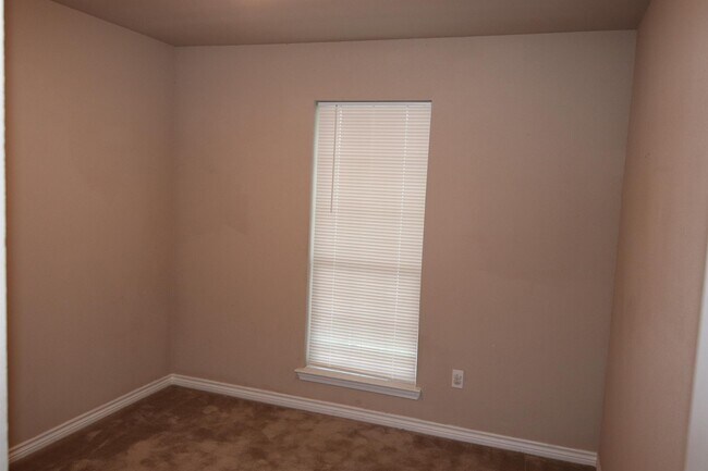 Building Photo - 5645 Autumn Trace