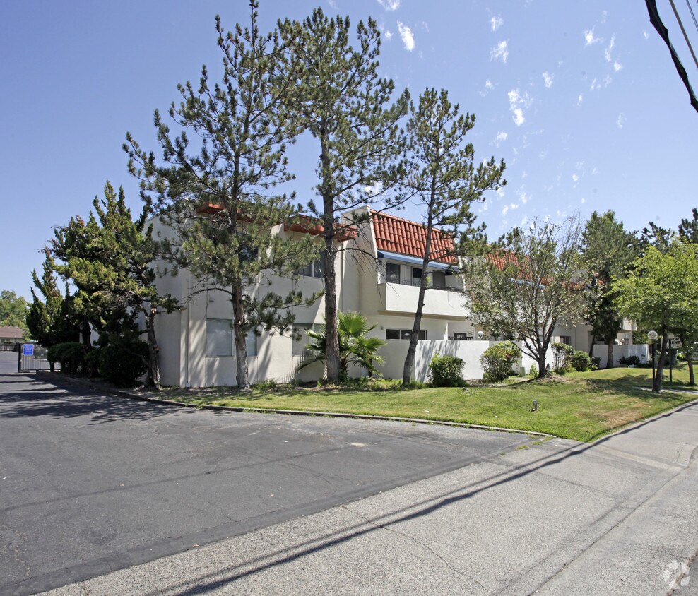 Building Photo - Morse Plaza