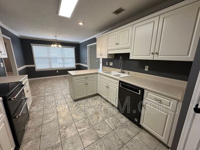 Building Photo - 435 St Julian Pl