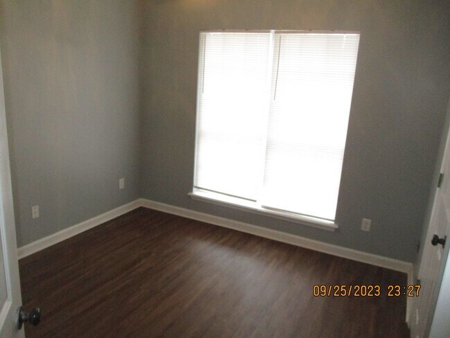 Foto del edificio - 114 Hillside Ct