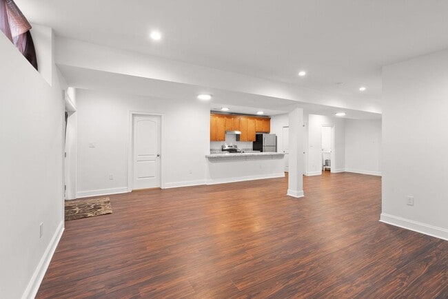 Foto del edificio - 7202 Pine Dr