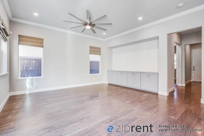 Foto del edificio - 931 Bracken Ct