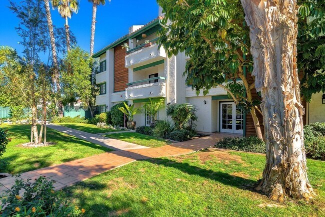 Foto del edificio - 5525 Shasta Ln