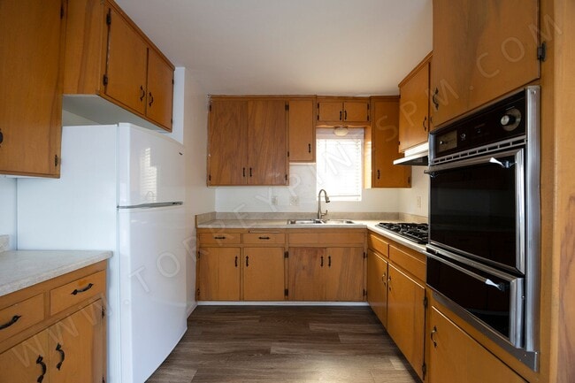 Foto del edificio - OPEN HOUSE: 12/20 1:30-2:30PM ~ Pacific Beach 2BR Townhome w/ Parking!