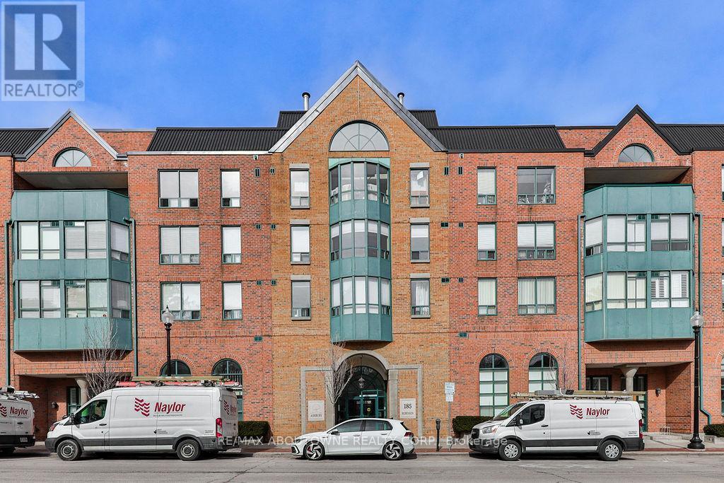 Primary Photo - 185 Robinson St