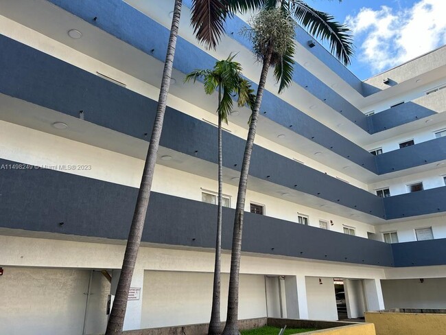 Foto del edificio - 11000 SW 200th St