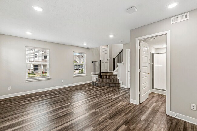 Building Photo - 17285 Dallington St