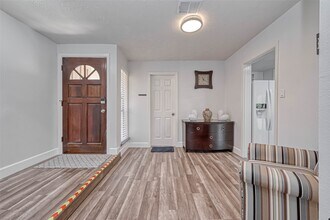 Building Photo - 11618 Corona Ln