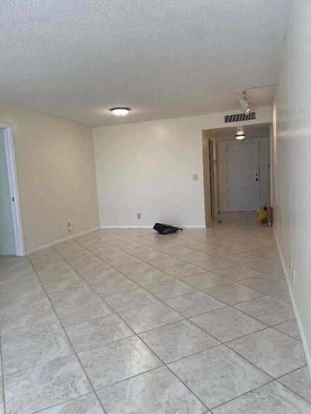 Foto del edificio - 6300 NW 2nd Ave