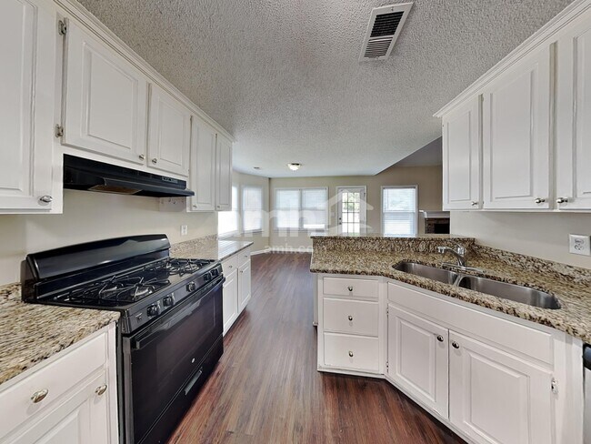 Foto del edificio - 5303 Rutland Ct