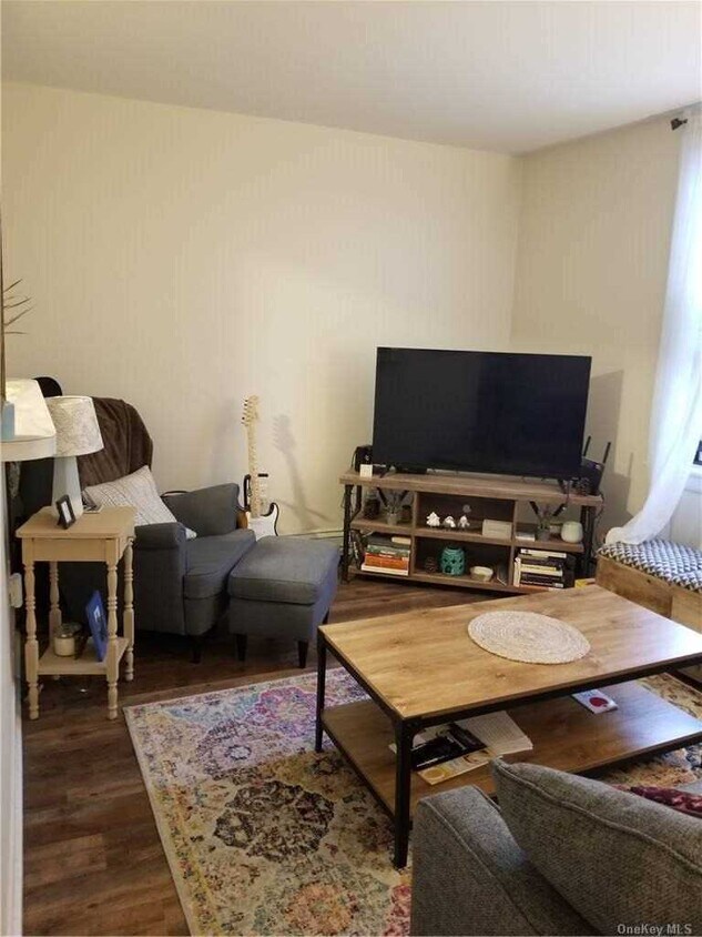 Foto principal - 65 Merrick Ave