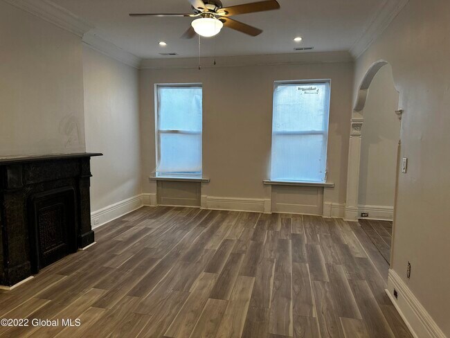 Foto del edificio - 447 Clinton Ave