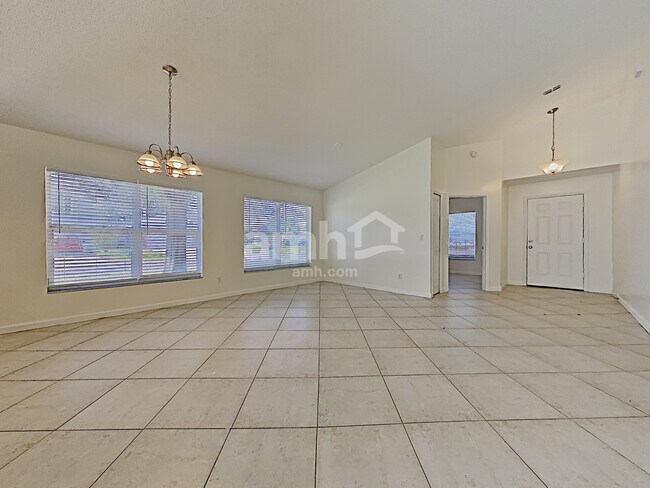 Foto del edificio - 16041 Bay Vista Dr