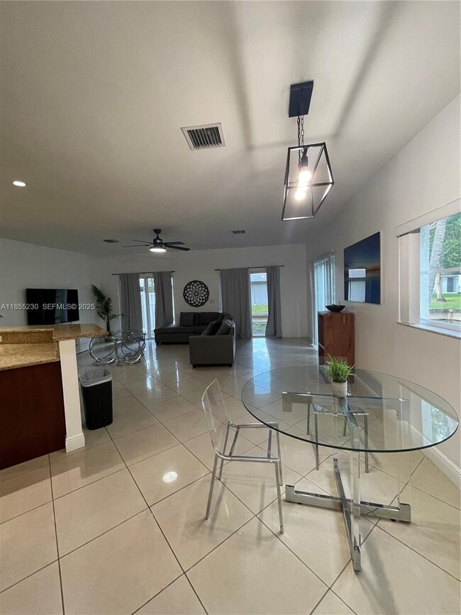 Foto del edificio - 3450 NW 17th Terrace