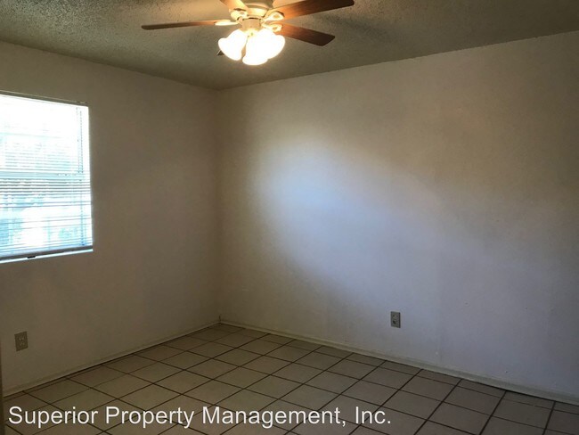 Building Photo - 15520-15526 Dwyer Blvd
