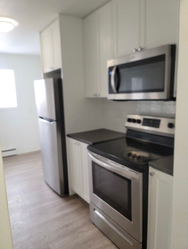 Building Photo - 70 Albert St