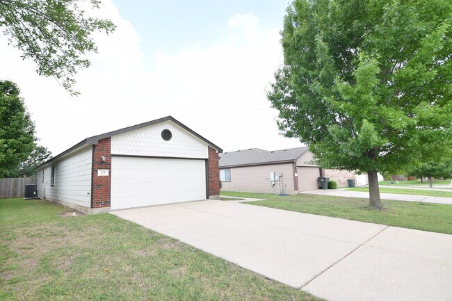 Building Photo - 29 McGugan Ln
