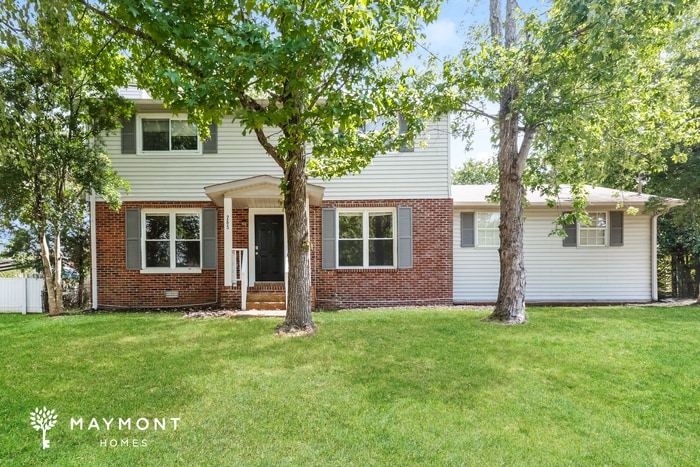 Primary Photo - 265 Clearlake Dr W