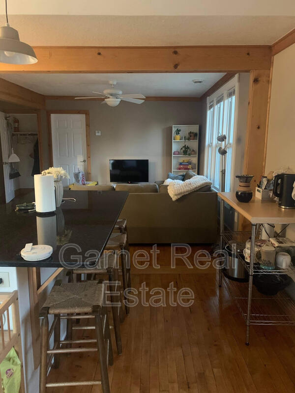 Foto del edificio - 2524 NE Jackson St