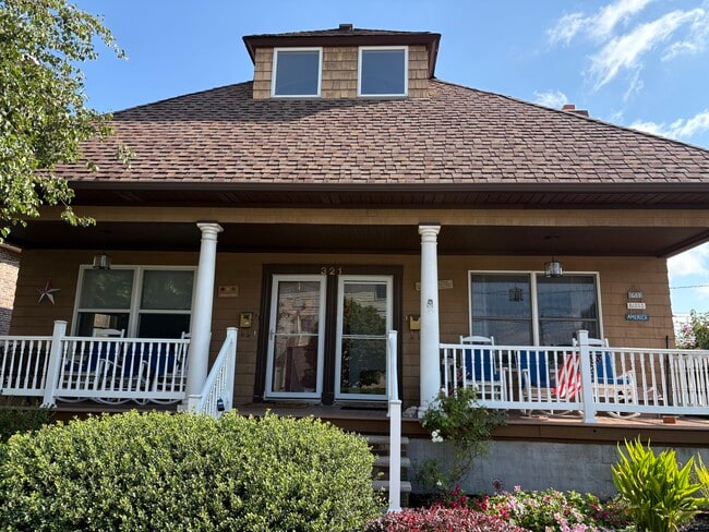 Building Photo - 321 Tontine Ave