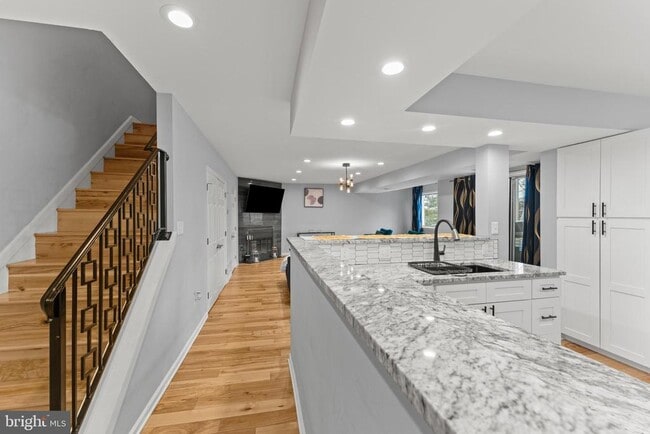 Foto del edificio - 8001 Greenspring Way