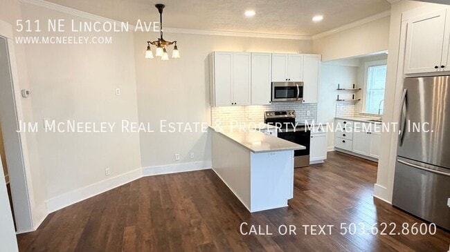 Building Photo - 511 NE Lincoln St