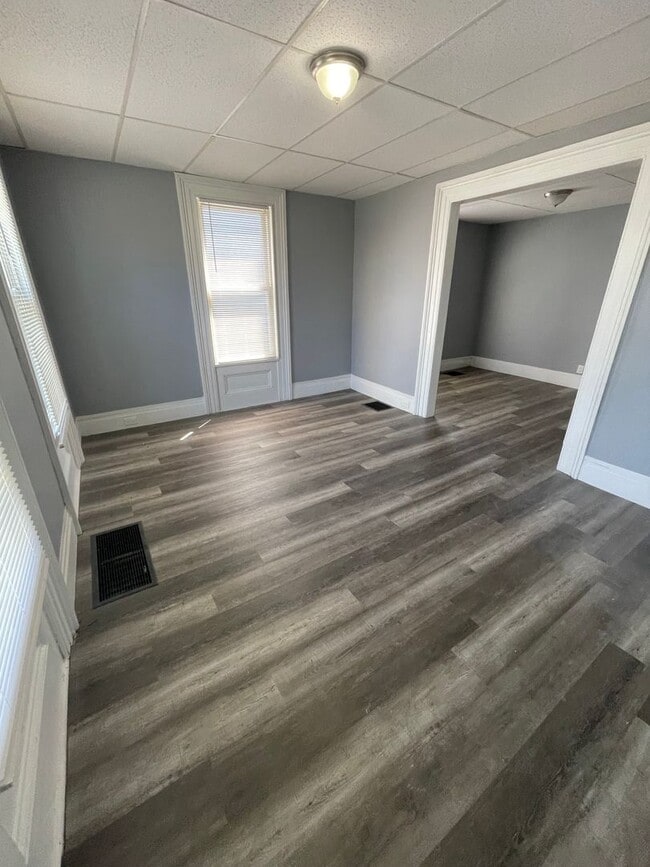 Building Photo - 112 Prospect St