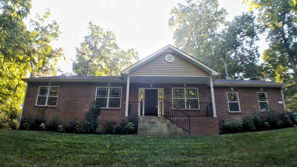 Primary Photo - 119 Meadowbrook Dr