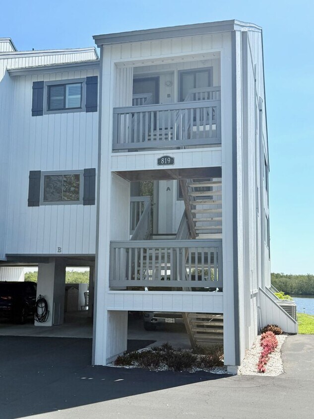 Foto principal - 2 bed 2 bath Turnkey Yearly Rental – Water...