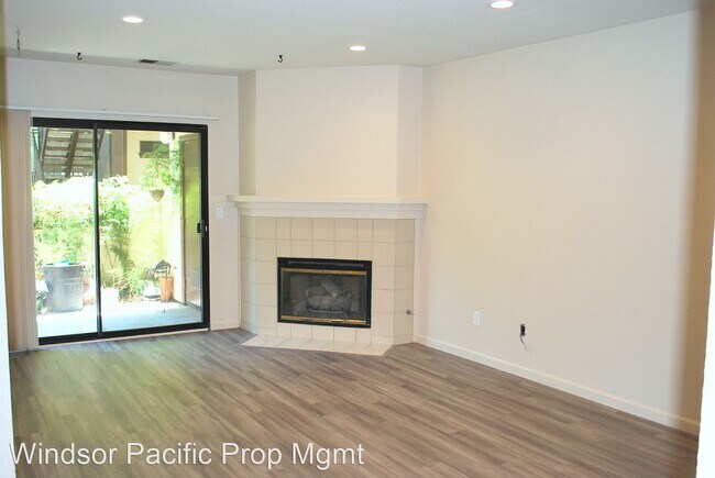 Building Photo - 1 br, 1 bath House - 712 N. Villa Way