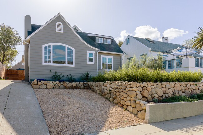 Building Photo - 1021 Rinconada Rd