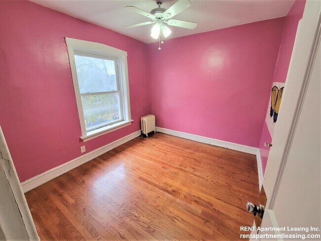 Building Photo - 4830 N Avers Ave