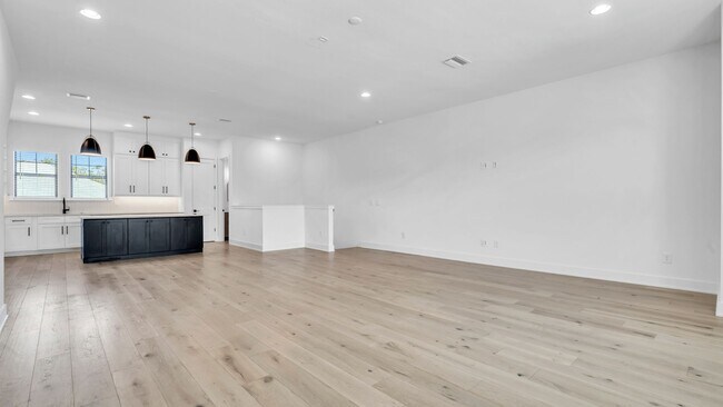 Foto del edificio - Gorgeous Brand New Custom 4/3.5 Townhomes ...