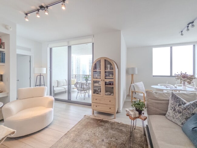 Photo - 999 SW 1st Ave Apartment