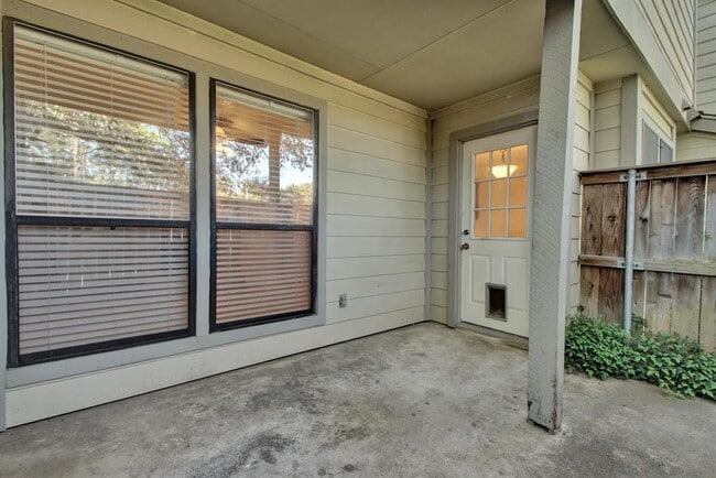 Building Photo - 11301 Jollyville Rd