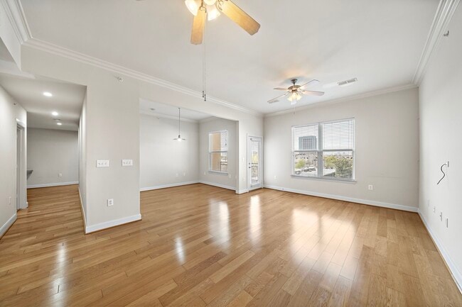 Building Photo - 1010 Rosine St