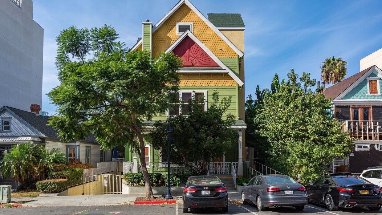 Foto principal - Stunning 4 Level Condo in Little Italy
