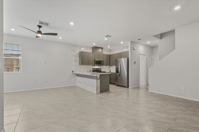 Foto del edificio - 1180 Heliodor Ave