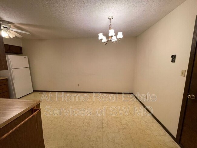 Foto del edificio - 1028 S Lexington Ave