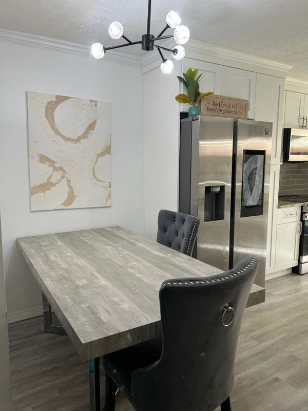 Foto del edificio - 5080 Elmhurst Rd