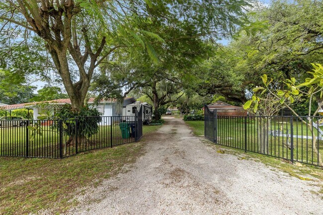 Foto del edificio - 535 NW 90th St