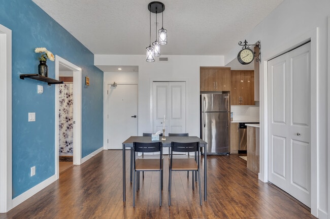 Photo du bâtiment - 607 17 Av NW