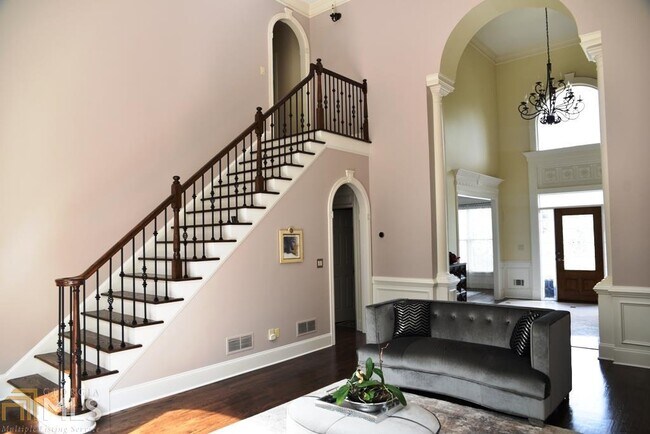 Building Photo - 8240 Royal Troon Dr