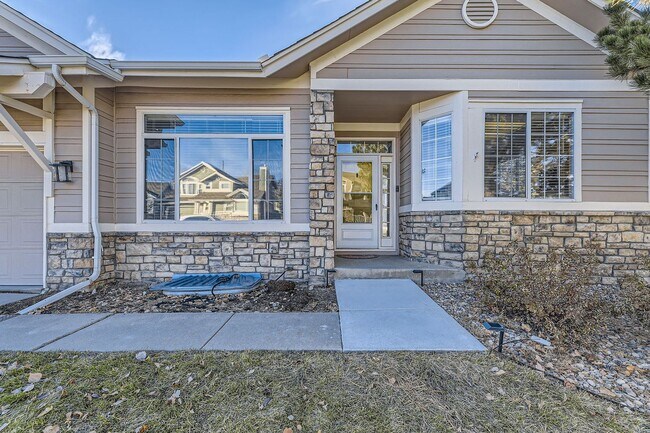 Foto del edificio - Spacious 4 Bed/ 3 Bath Home with Finished Basement