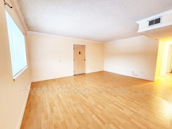 Foto del edificio - 6800 E Tennessee Ave