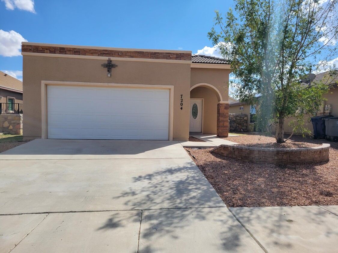 Foto principal - 7204 Copper Sky Ct