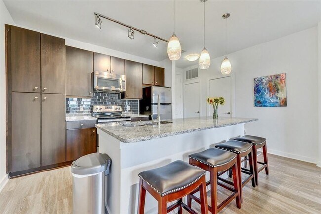 Foto del edificio - 1900 Barton Springs Rd