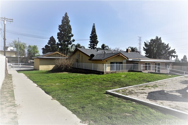 Foto del edificio - 11439 Encino Ave