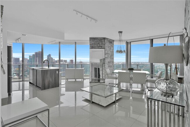 Foto del edificio - 488 NE 18th St