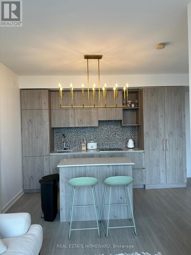 Building Photo - 1 Yorkville Ave